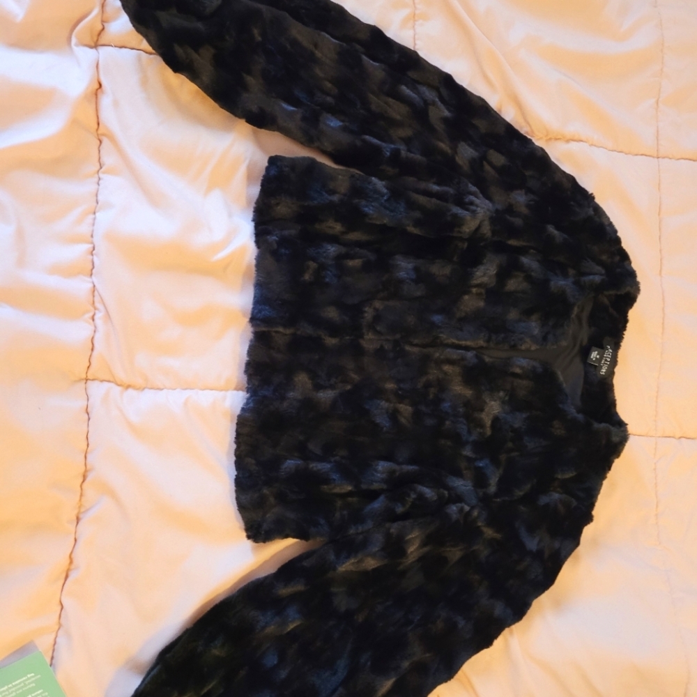 Perceptions NY, Medium, Black Fur Shaw